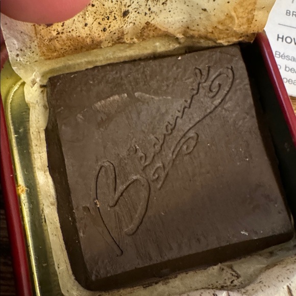 Besame Brown 1920 Cake Mascara - Picture 2 of 5